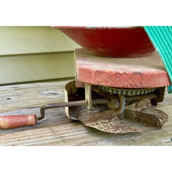 Vintage Cyclone Seeder Red w/ Strap Hand-Held Spreader Urbana, Indiana - Picture 4 of 7